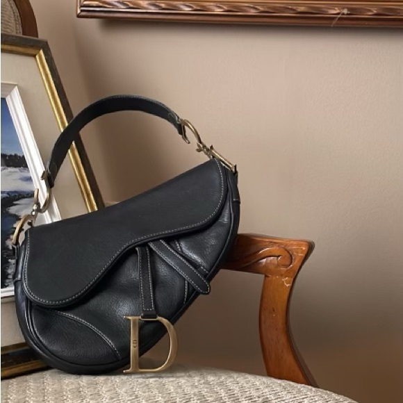 * DISCOUNTED PRE CHRISTMAS SALE**AUTHENTIC 💯 2002 DIOR SADDLE BLACK LEATHER BAG - Picture 1 of 10
